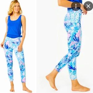 ⭐️Sold⭐️ on cross post…Lily Pulitzer Luxletic Leggings. Size M